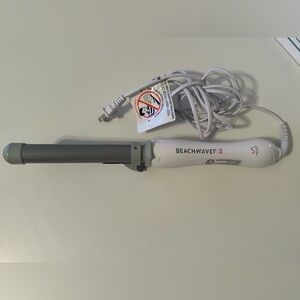 Beachwaver White and Gray Curling Iron